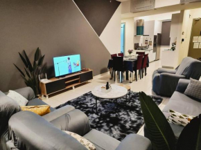 Infinity Pool 2BR Suite 7pax @Beacon @Georgetown
